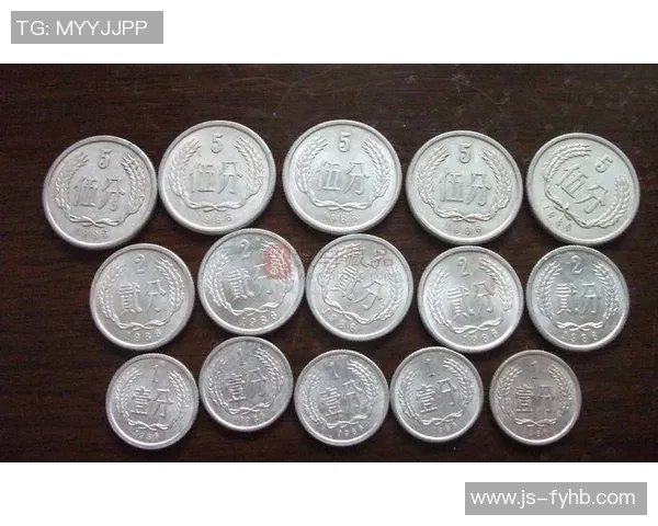 足球球星卡市场行情分析及其在人民币中的价值波动情况